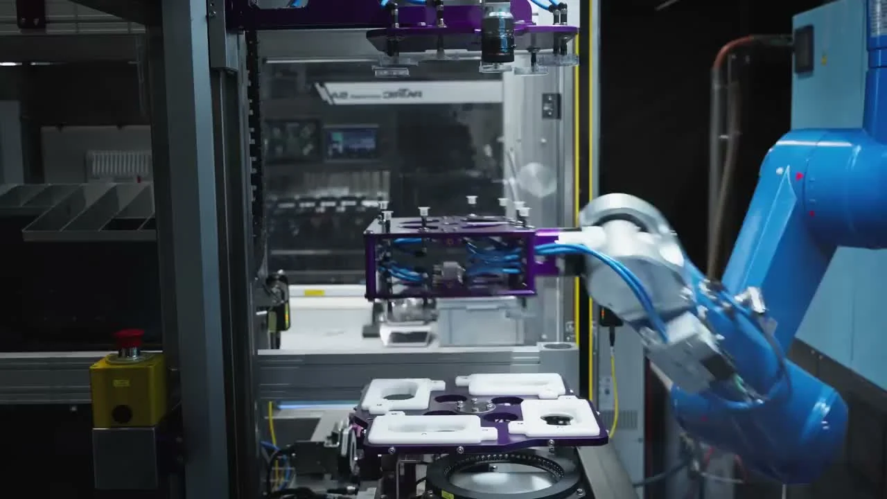 Robot de manipulation dans l’installation automatique, image extraite du film validé